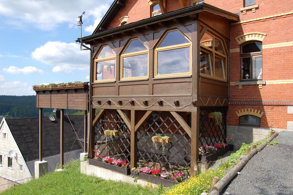 Berggasthaus & Pension Schoene Aussicht Klingenthal Exterior photo