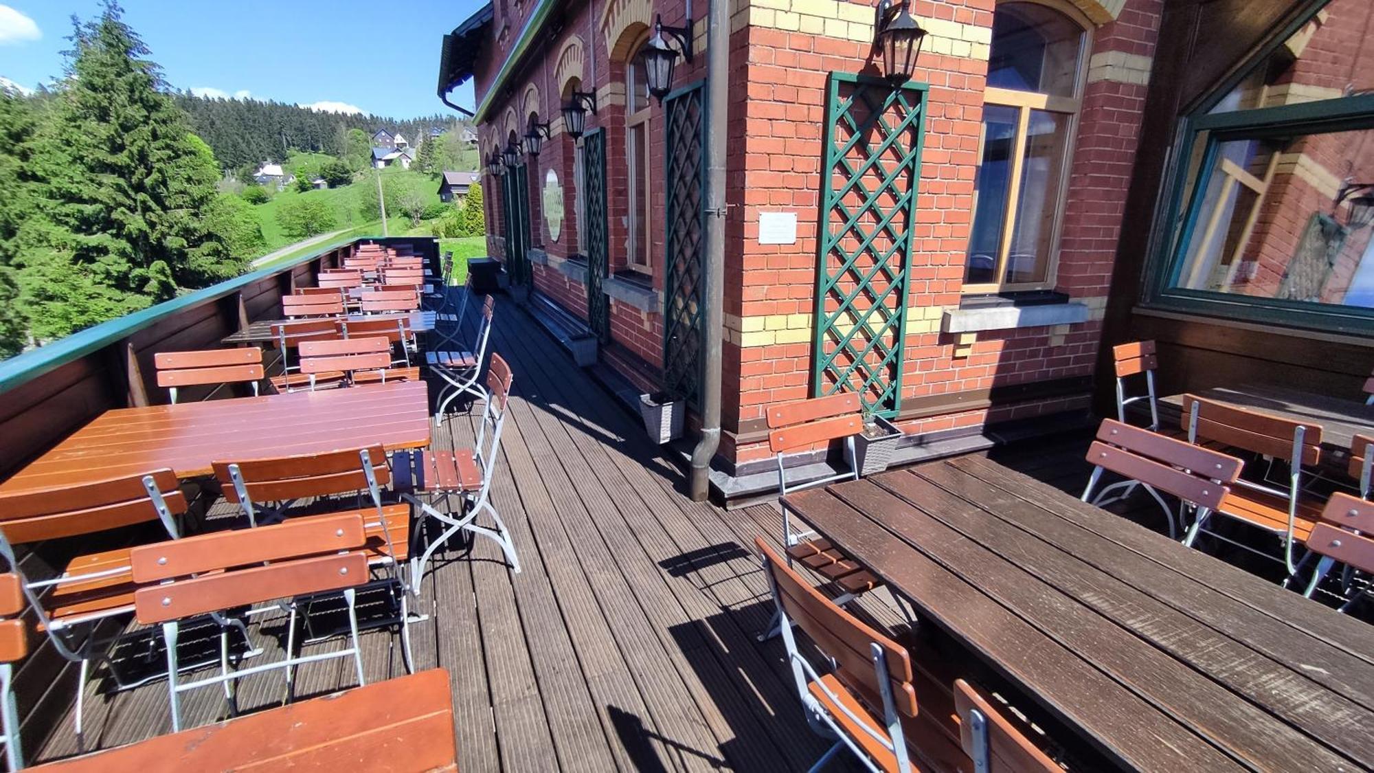 Berggasthaus & Pension Schoene Aussicht Klingenthal Exterior photo